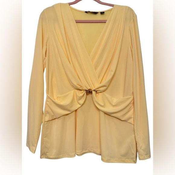 Iman Global Chic Cross Front With Buckle Top - Picture 3 of 7